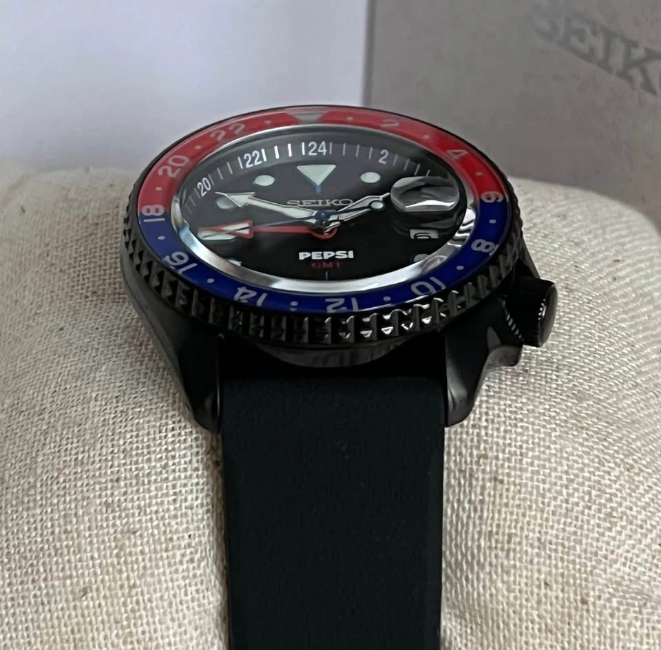 Seiko Men's 5 Sports x Pepsi Limited Edition Automatic Watch - photo 5