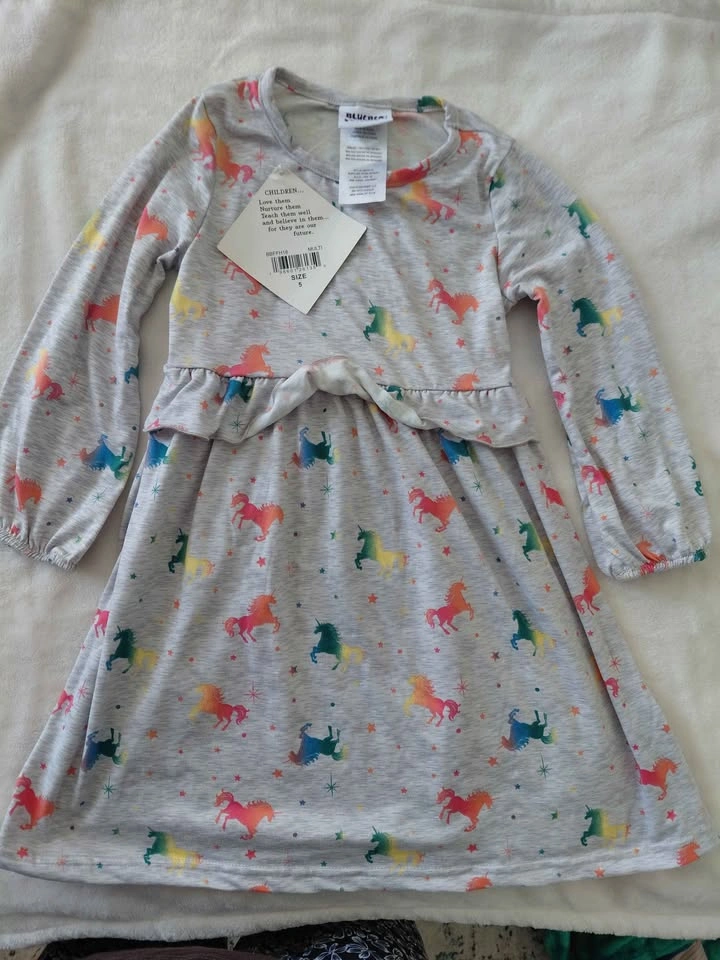 Girls Long Sleeve Unicorn Dress Size 5 - photo 3