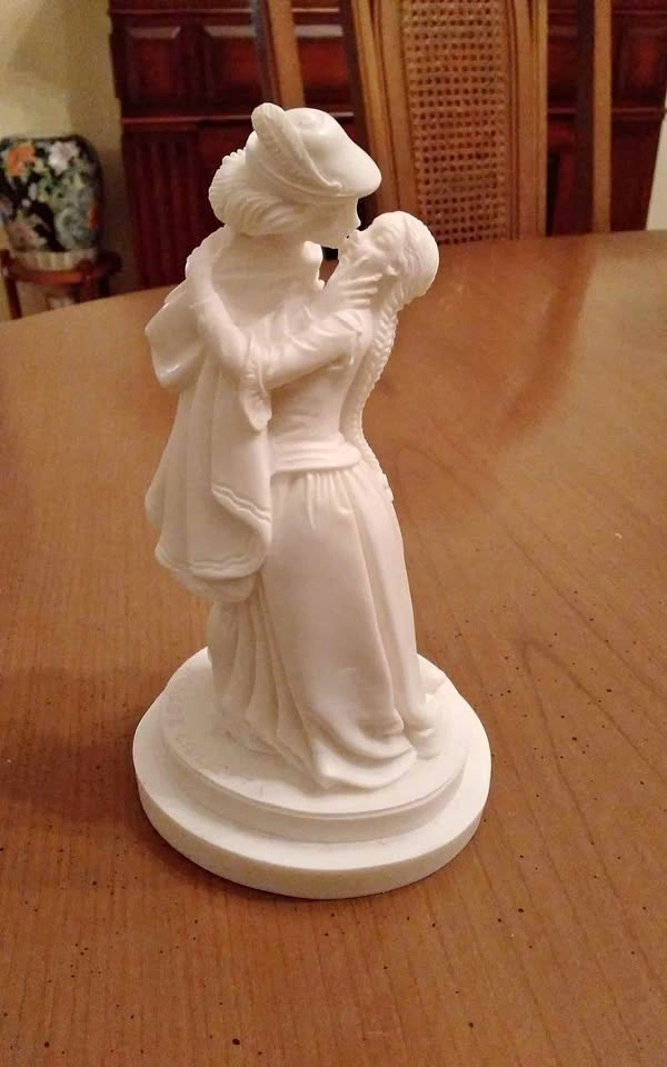 Vintage Faro white Romeo and Juliet figurine