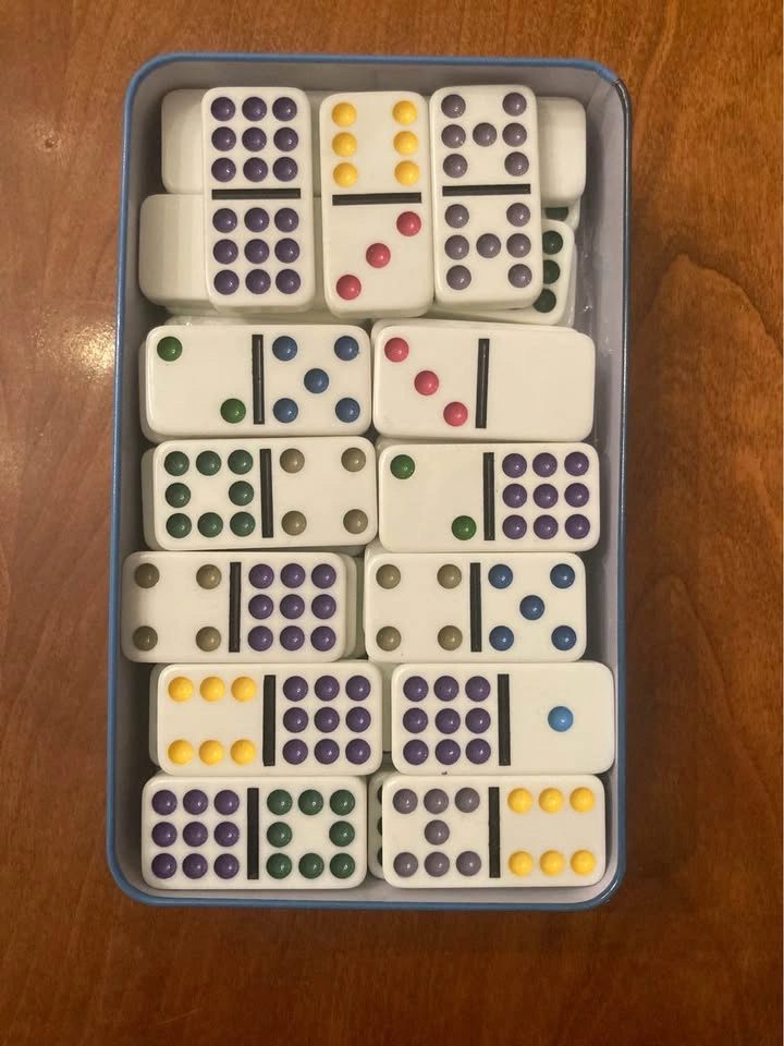 Dominoes - photo 2