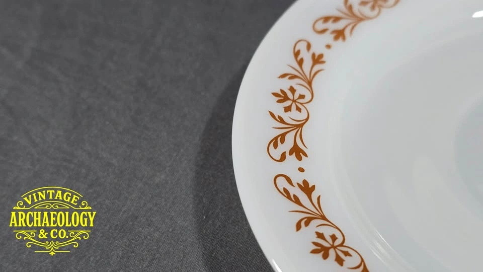 SET OF 3 PYREX MILK GLASS PLATES WITH BROWN SCROLL - photo 3