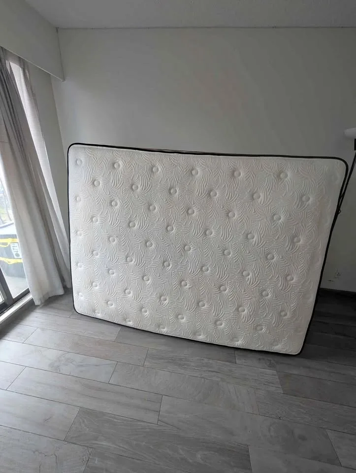 2xQueen size mattress Chiropractor