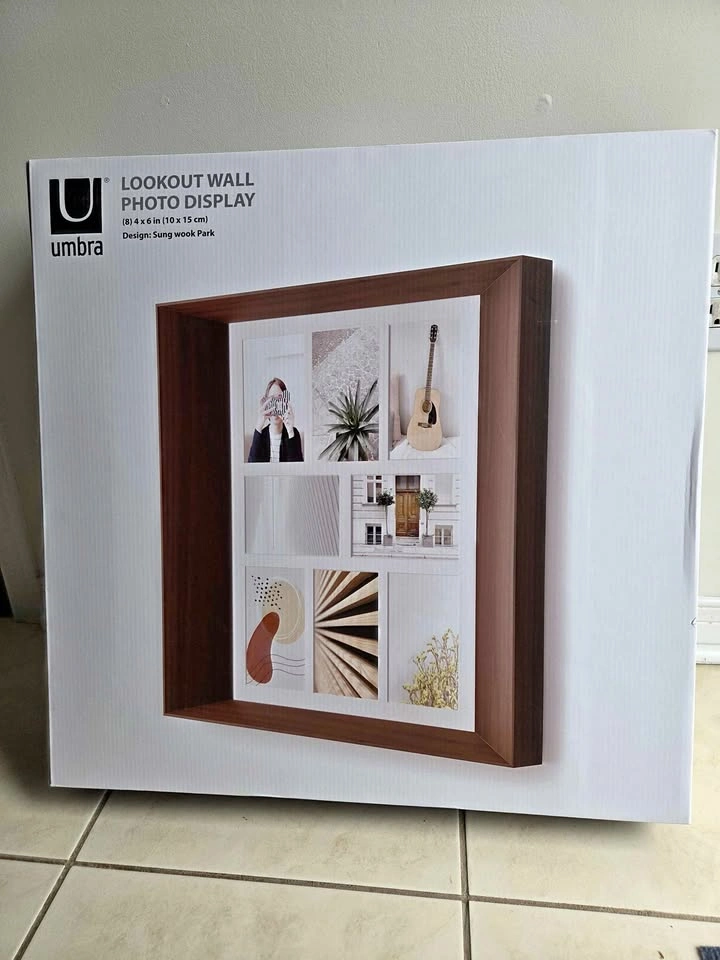 Umbra Lookout Wall Photo Display - New!