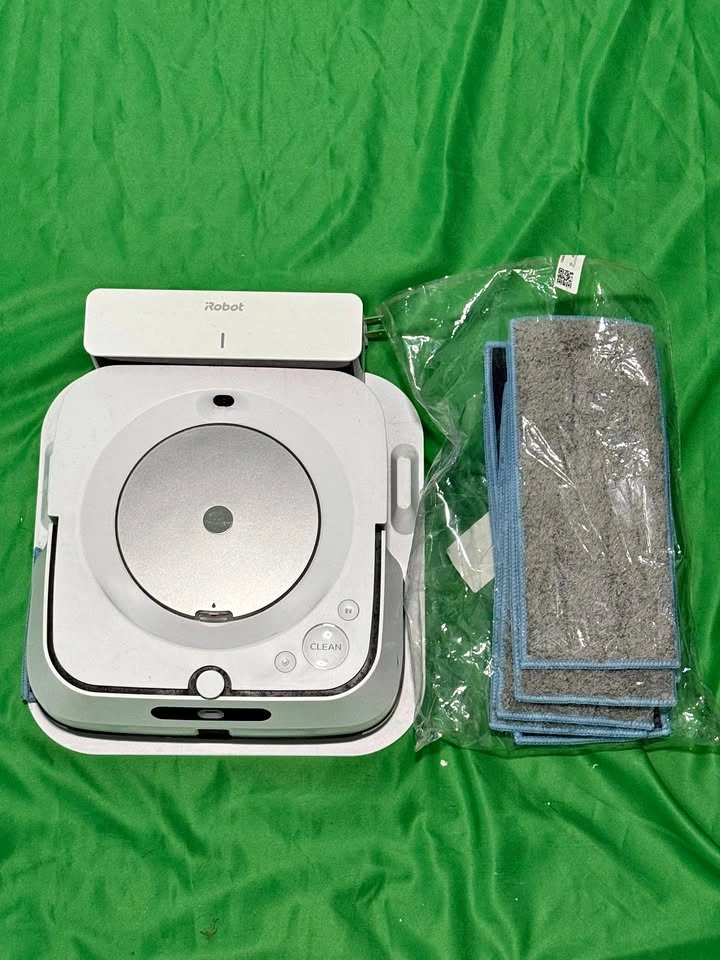 iRobot Braava Jet M6 Robot Mop