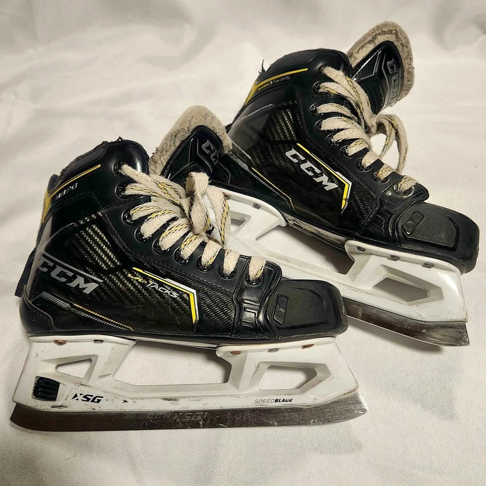 CCM Super Tacks 9370 Goalie Skates Youth 3.5D