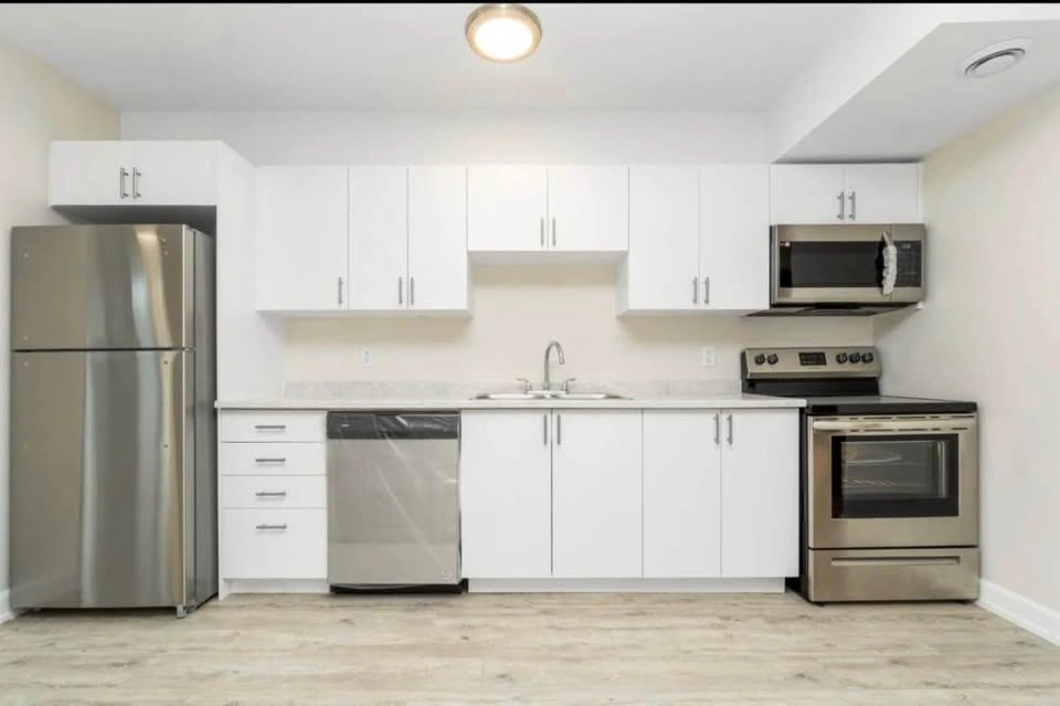 Private Room for Rent - Near Carleton University - photo 2