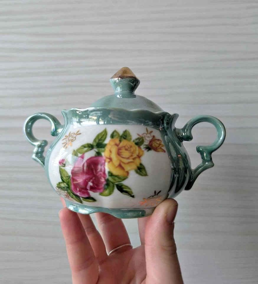pretty vintage sugar bowl made in japan