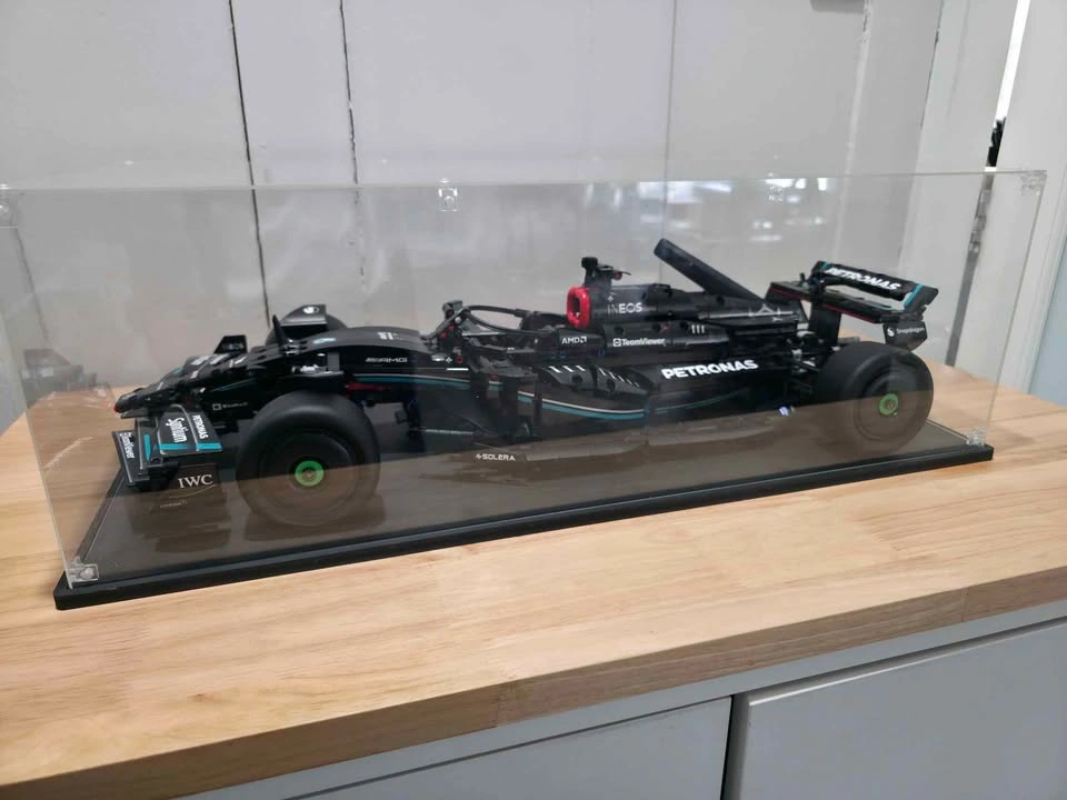 LEGO Technic Mercedes-AMG F1 W14 E - photo 2