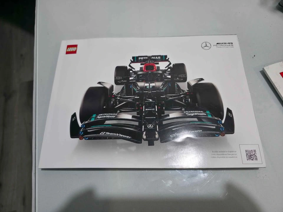 LEGO Technic Mercedes-AMG F1 W14 E - photo 5