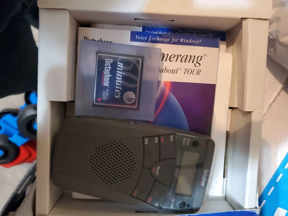 Dictaphone Walkabout Tour Handheld Digital Voice Recorder - photo 2