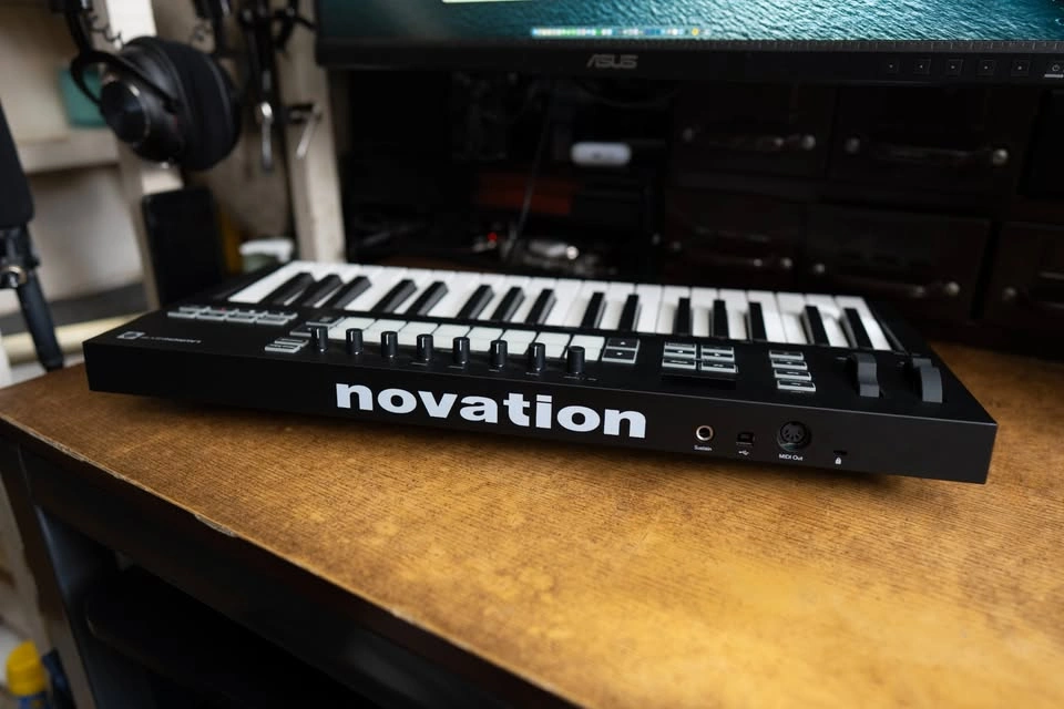 Novation Launchkey 37 MK3 Midi Keyboard - Barely used - photo 5