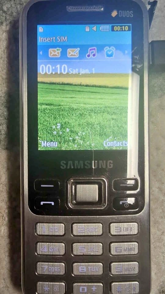 Samsung GT-C3322 Dumb Phone