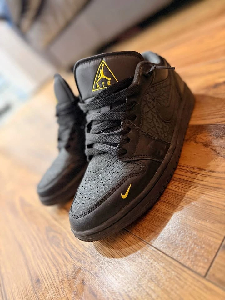 Air Jordan 1 Low SE