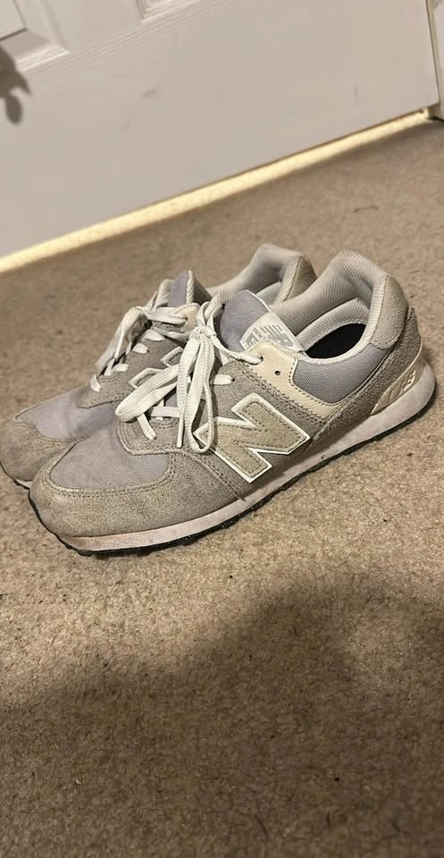 Womens New Balance 574 grey sneakers size 6.5 - photo 2