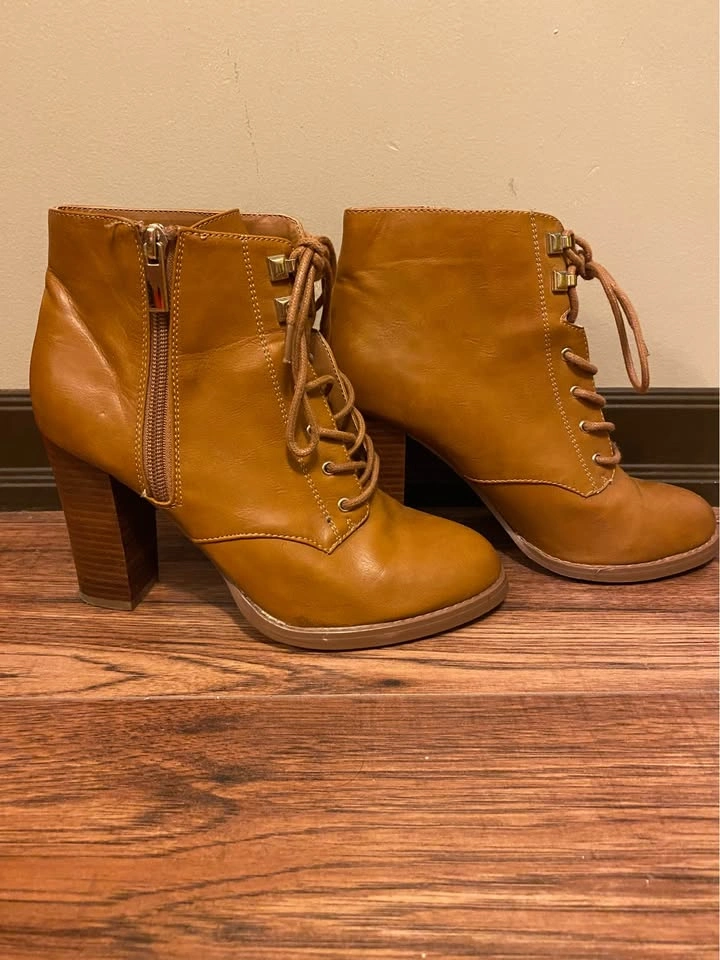 Aldo Ladies Boots Size 7 - photo 2