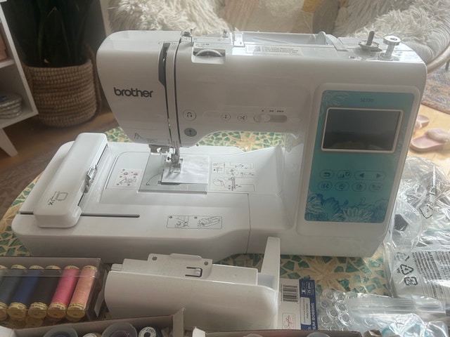 Brother SE750 Sewing & Embroidery Machine - Brand New - photo 5