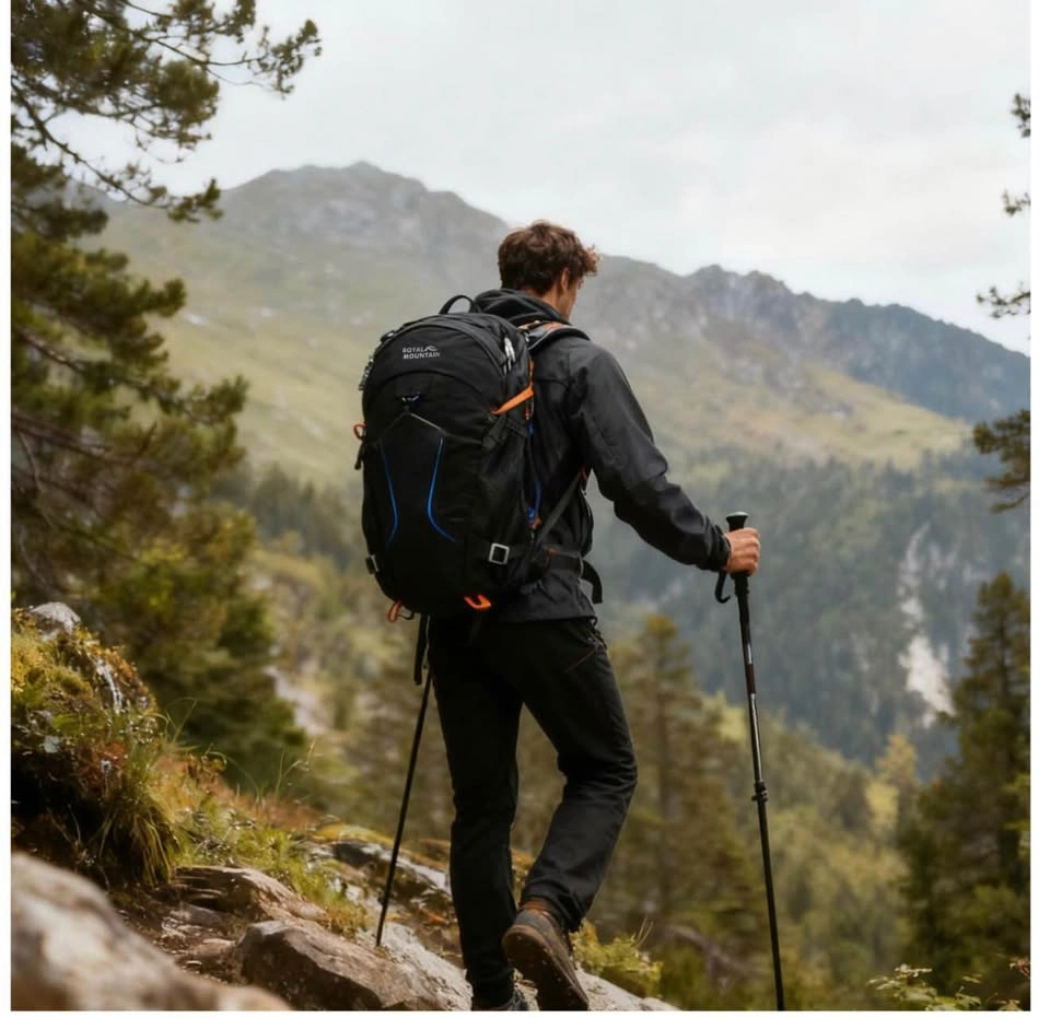 30L Hiking Backpack - Black - photo 3
