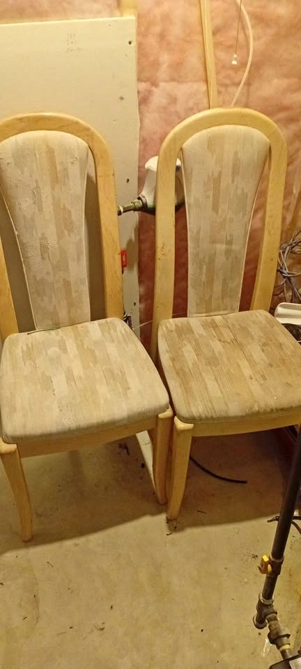 2x Dining Chairs