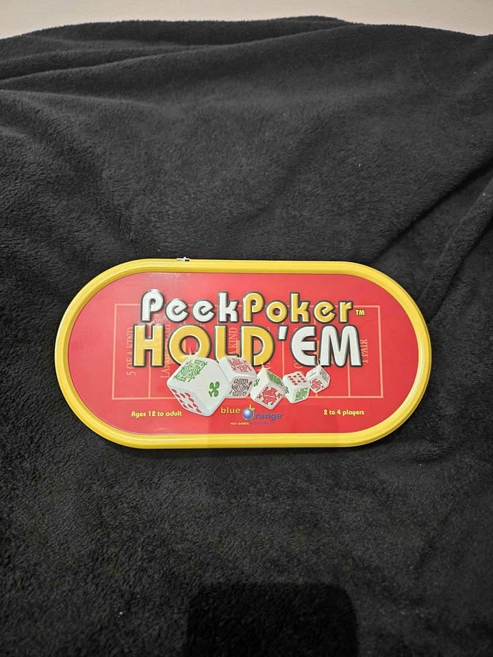 Peek Poker Hold 'Em