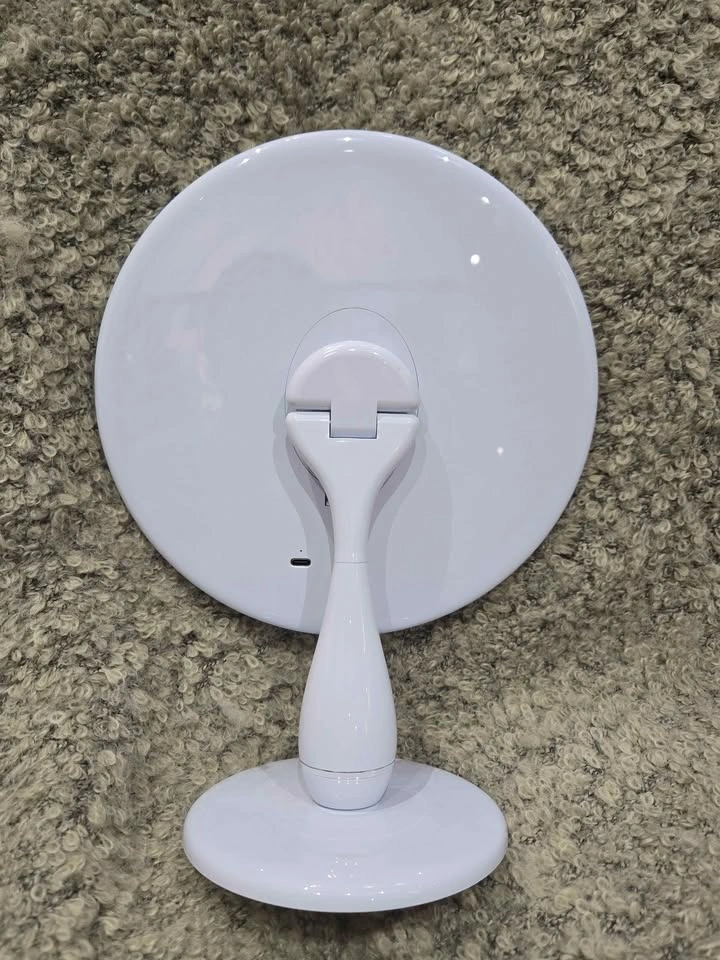 PMD Lighted makeup mirror - photo 2