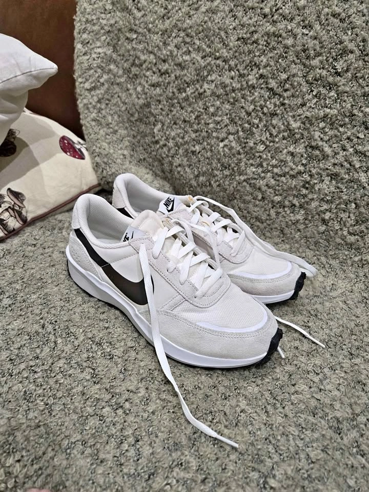 Nike Waffle Nav size 8.5/10