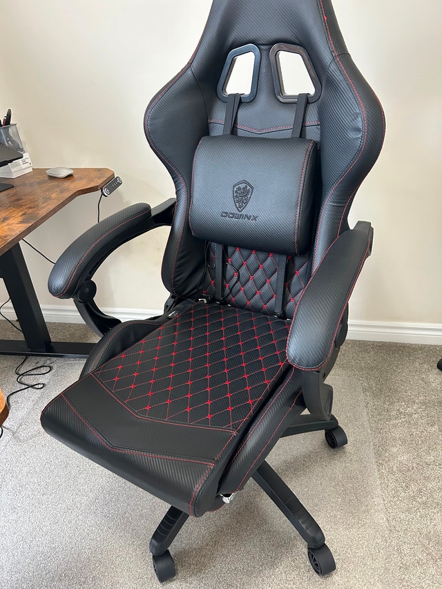 Adjustable Desk with Gaming Chair - photo 3