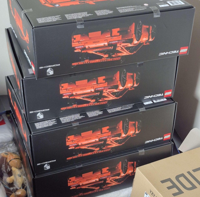 Lego Technic Porsche 911 GT3 RS Brand New - photo 4