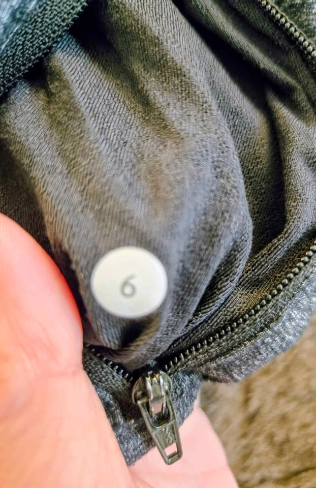Lululemon Stride Jacket - Size 6 - photo 3