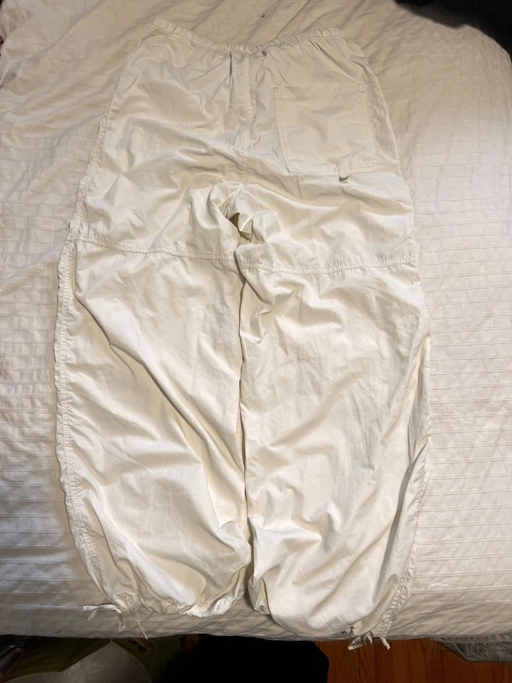 White High-Waisted Cargo Joggers with Pockets