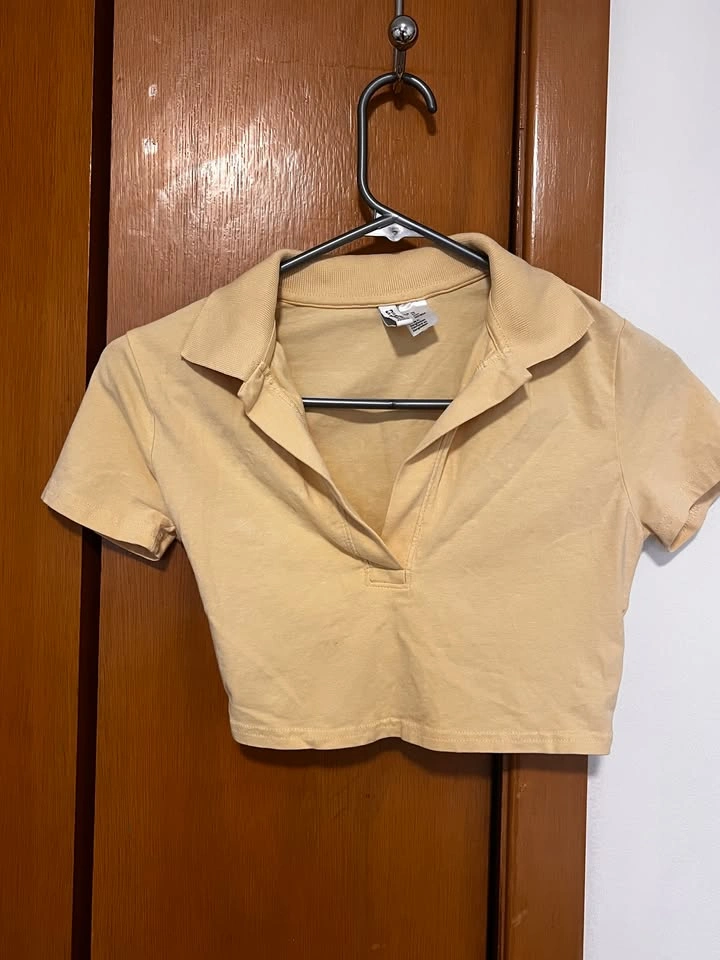 H&M Divided Cropped Polo Tee - Beige/Sand