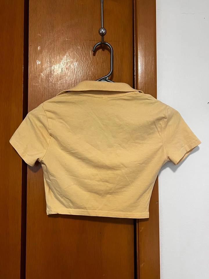 H&M Divided Cropped Polo Tee - Beige/Sand - photo 2