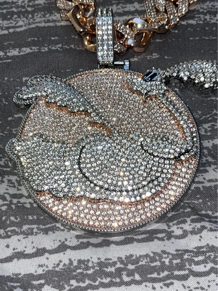 White and Rose Gold Moissanite Diamond Road Runner Pendant with - photo 2
