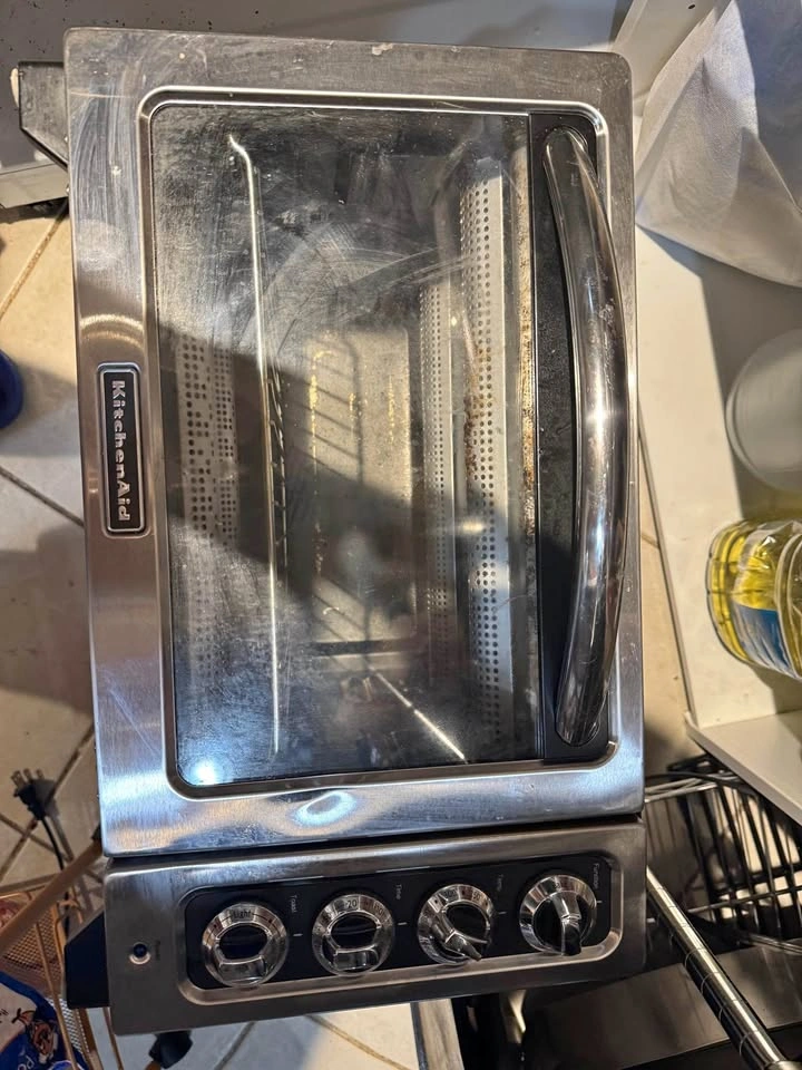 KitchenAid Toaster Oven w/ Baking Tray