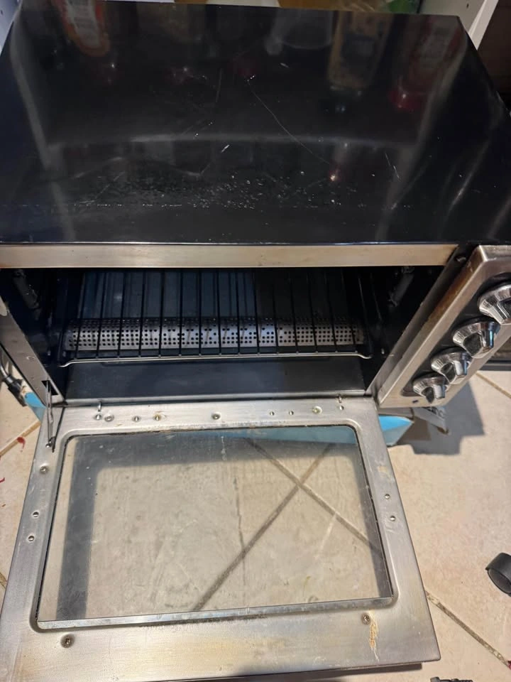 KitchenAid Toaster Oven w/ Baking Tray - photo 4