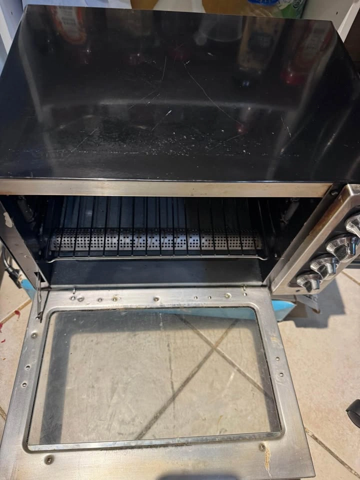 KitchenAid Toaster Oven w/ Baking Tray - photo 5