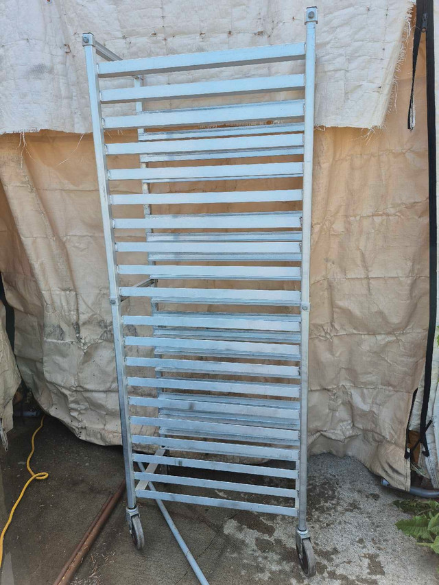 "PENDING" Bakers Rack - photo 2