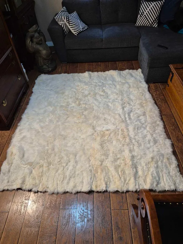 Alpaca Plush Fur Bedspread thumbnail