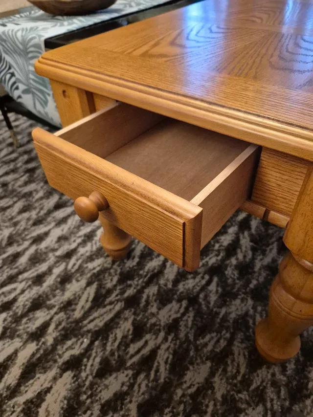 Oak End Table image indicator(3)