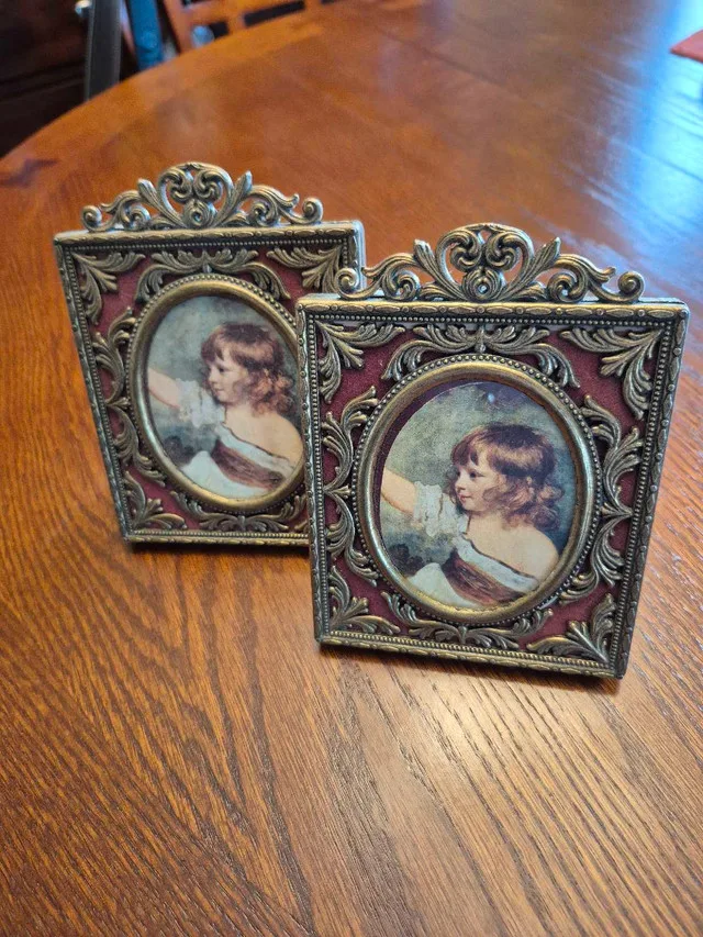 Two Vintage Frames thumbnail