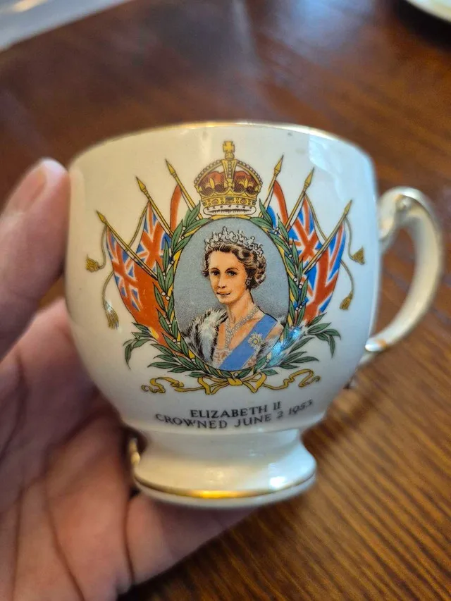 Vintage Queen Elizabeth II Teacup thumbnail