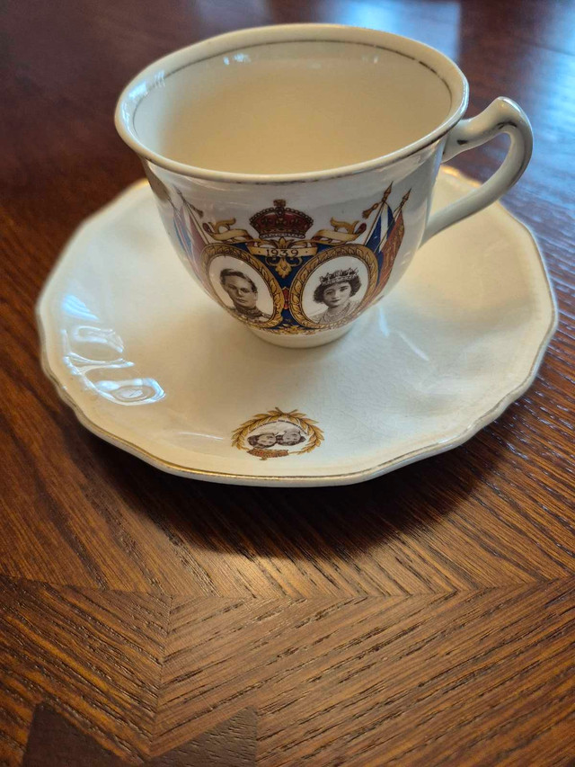 Vintage 1939 Royal Visit Teacup - photo 2