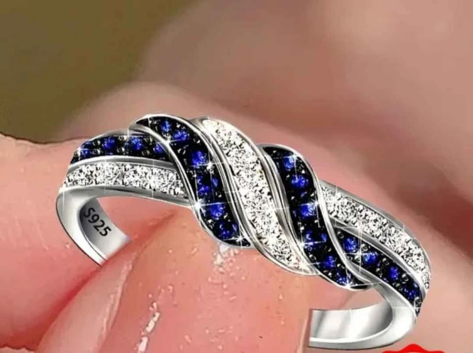 Versatile Women's Fashion Wedding Ring - photo 2