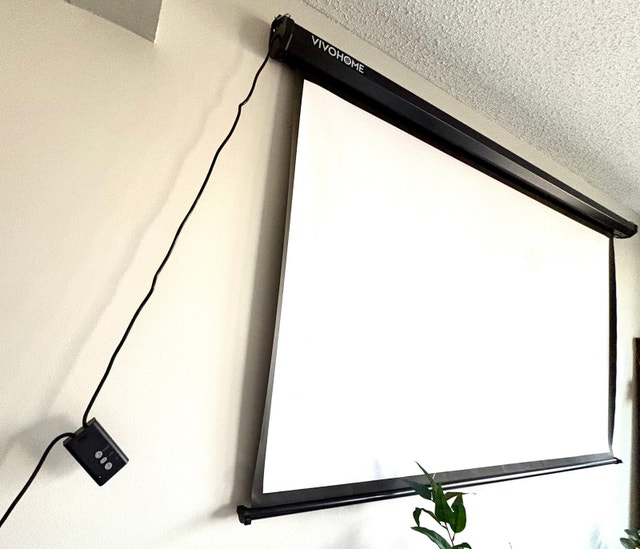 Motorized Projector Screen - 84-inch, 16:9 - photo 3