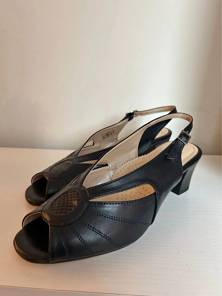 M.M. Calzatura Black Leather Slingback Heels - Size 39