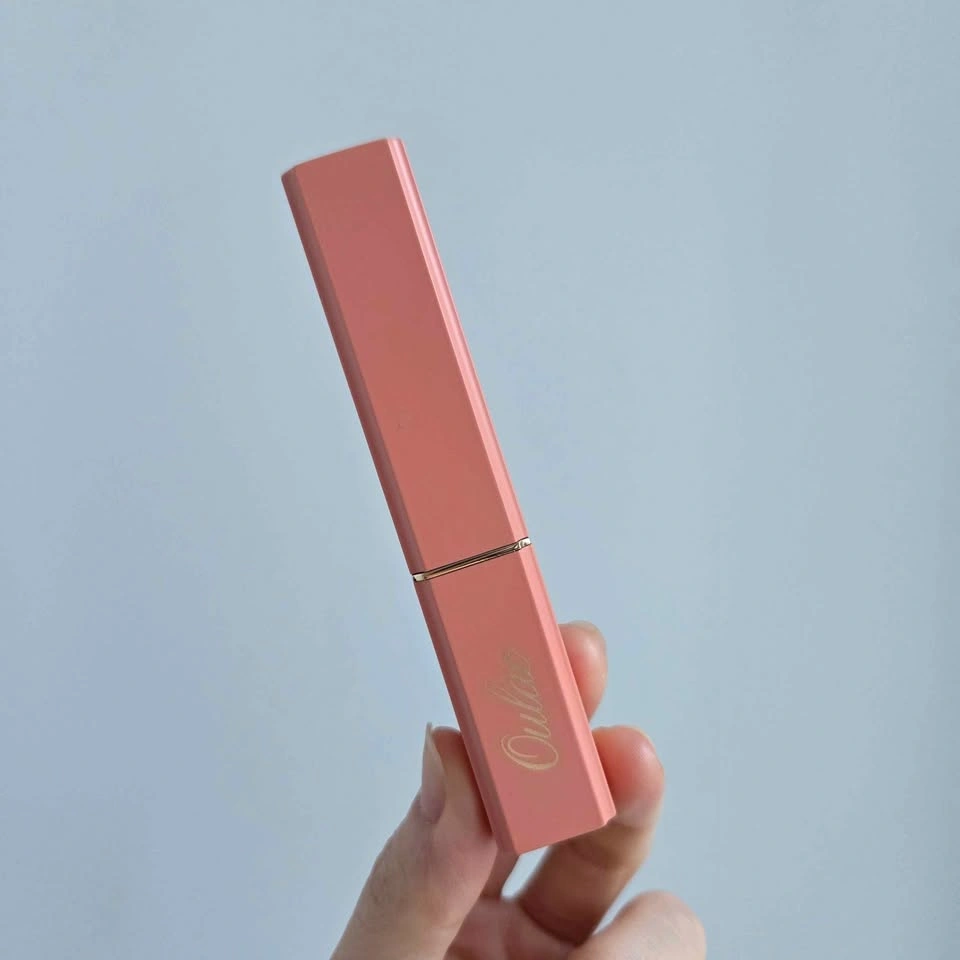 Oulac Sensual Glow Rich Creme Lipstick in Be Mine