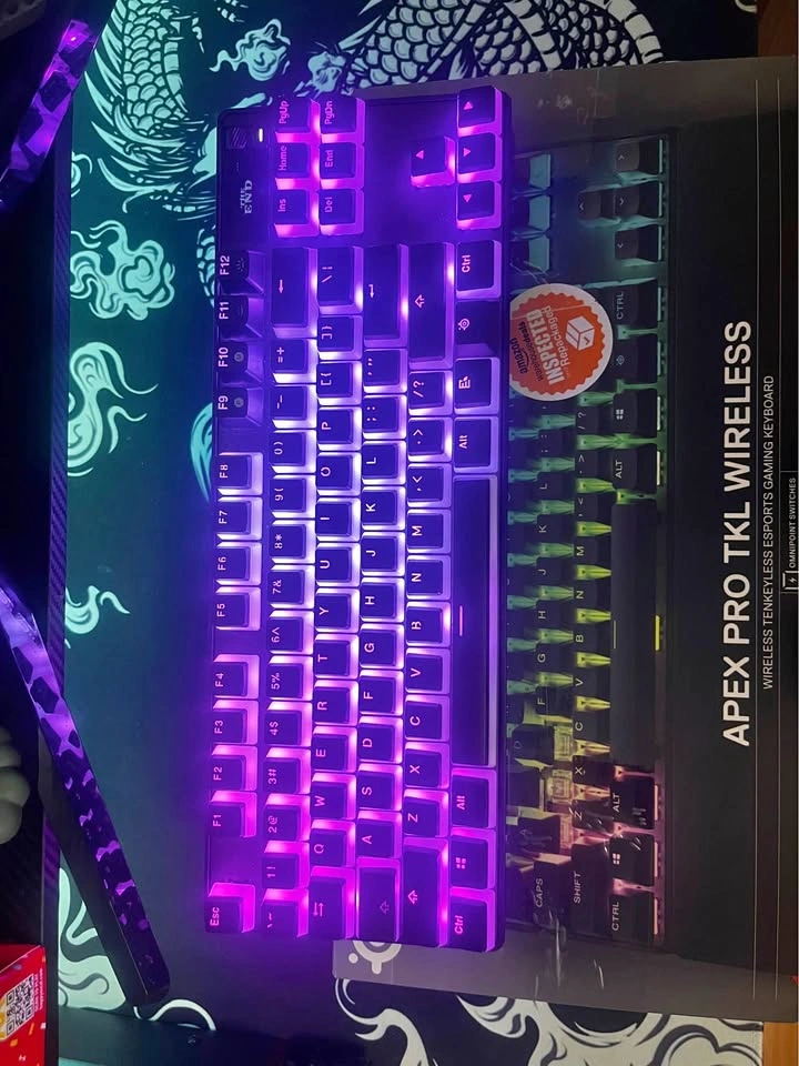 SteelSeries TKL Wireless Keyboard – Like New + Extra Keycaps