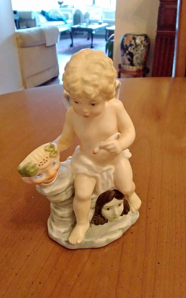 Vintage Doulton porcelain Cherub of the Arts 1983 figurine