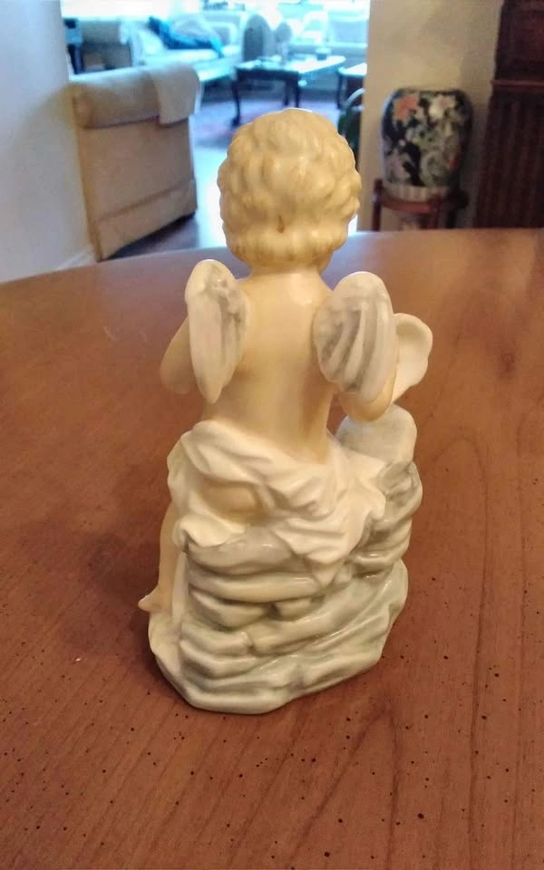 Vintage Doulton porcelain Cherub of the Arts 1983 figurine - photo 3
