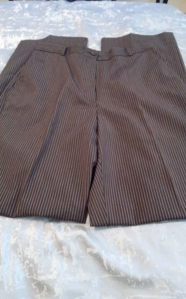 Evan Picone Brown Pinstripe Stretch Pants - Size 8 - photo 3