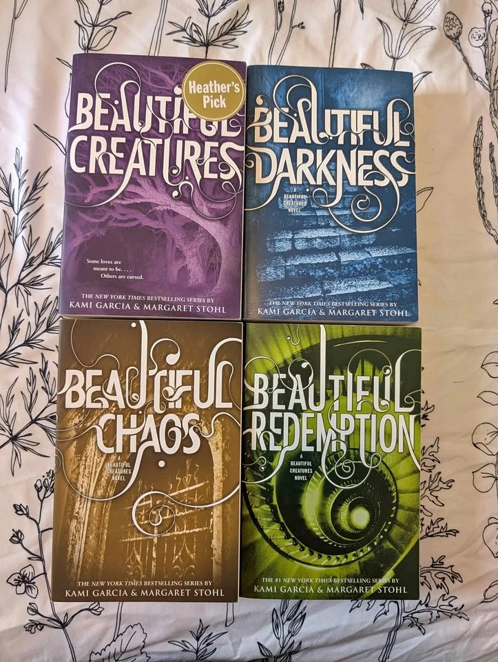 Beautiful Creatures Book Set